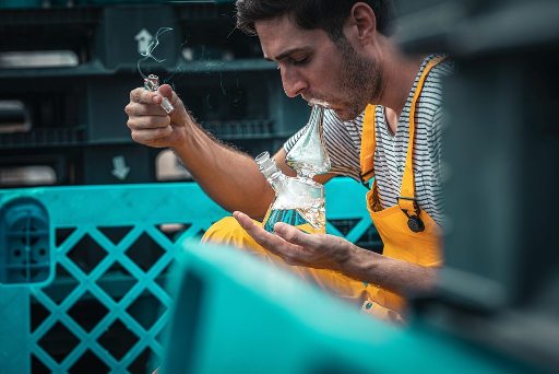 A Comprehensive Guide to Different Types of Bongs: Exploring the World of Water Pipes